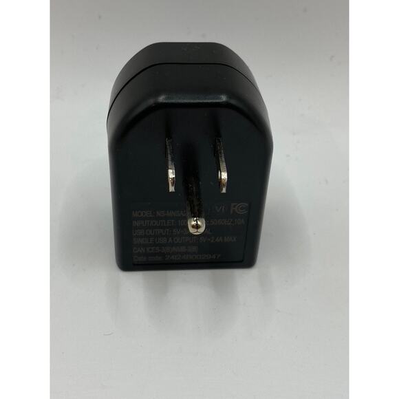 INSIGNIA Black Ground Travel Adapter USB Power Outlet - Picture 4 of 9
